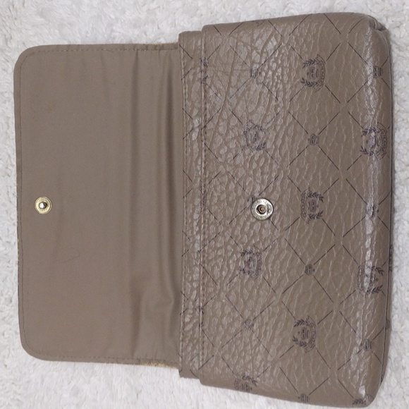 Sasson Beige Clutch Purse - Picture 5 of 11